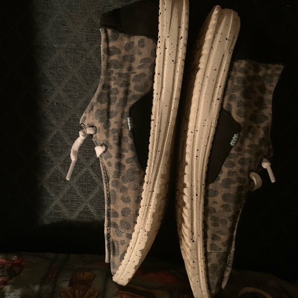 💜HEY DUDE* WENDY JUNGLE BROWN LADIES SZ9💜 - Picture 9 of 12